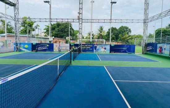 mái che mái xếp sân pickleball