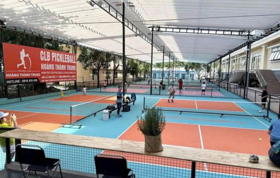 mái che mái xếp sân pickleball