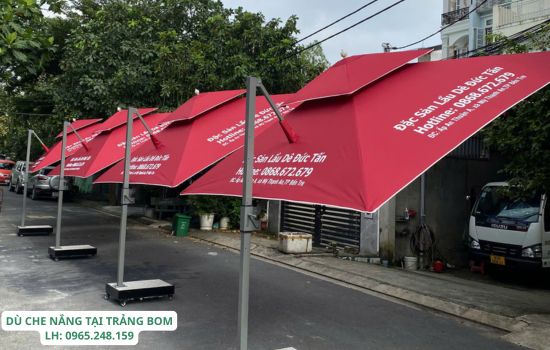 dù che nắng tại bến cát