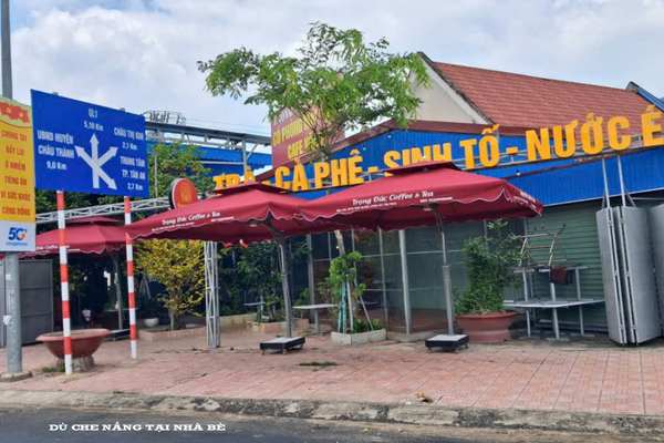 dù che nắng ở nhà bè