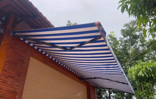 làm mái hiên ở thủ đức