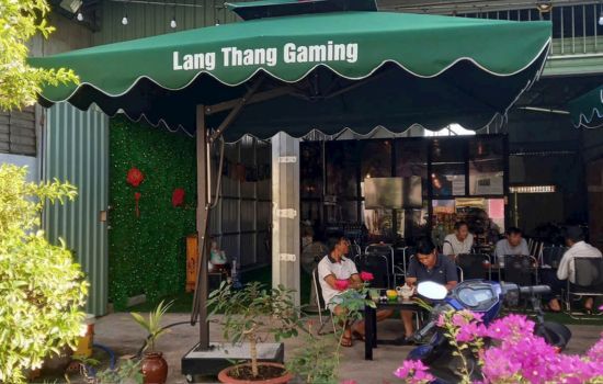 dù lệch tâm tại bến cát