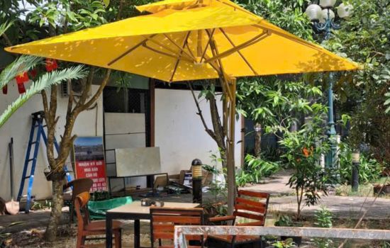 dù lệch tâm tại bến cát