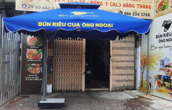 dù lệch tâm tại bến cát