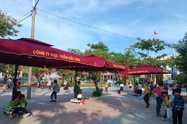 dù che nắng ở tam quan